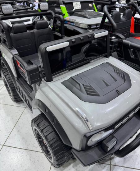 صورة سيارة كهربائية للأطفال على شكل سيارة 4x4 فاخرة